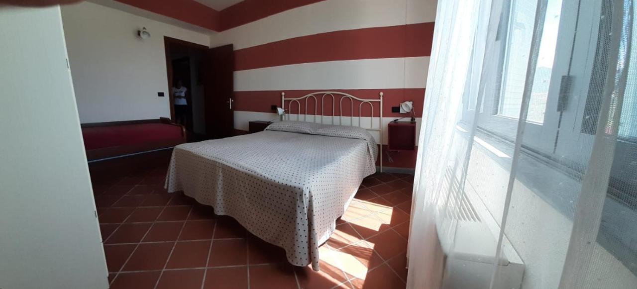 Agriturismo Calendiluna Luni Exteriér fotografie