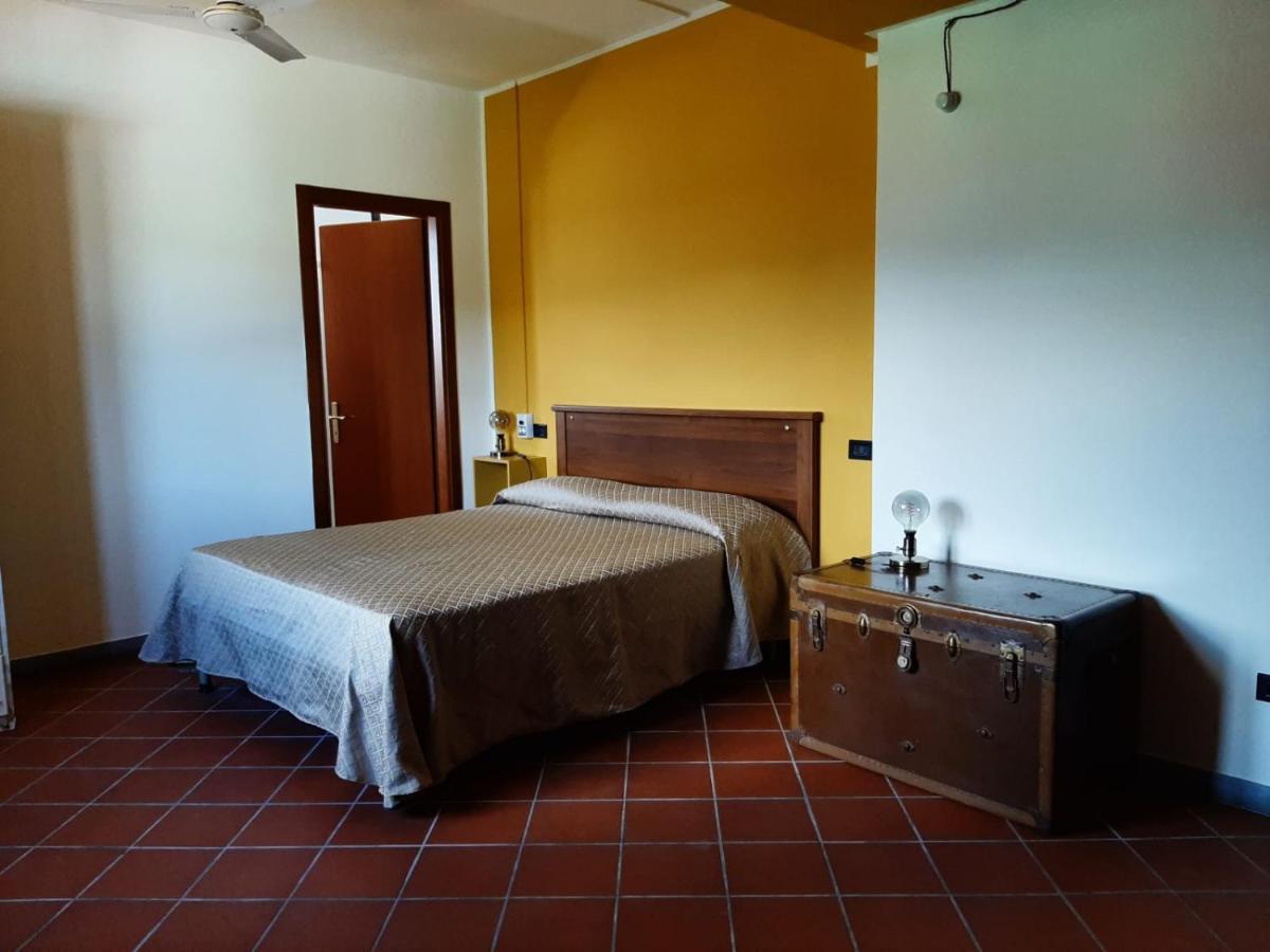 Agriturismo Calendiluna Luni Exteriér fotografie